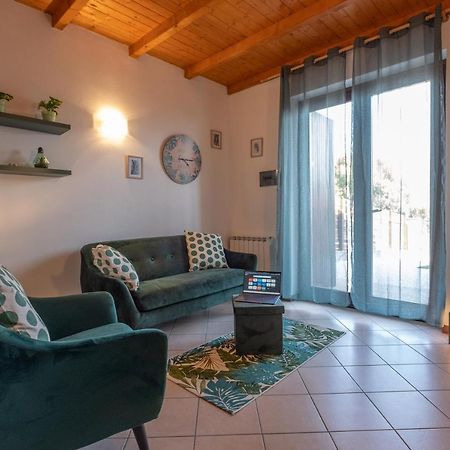 Happy Guest Apartments - Lake & Green Oasis Riva di Solto Luaran gambar