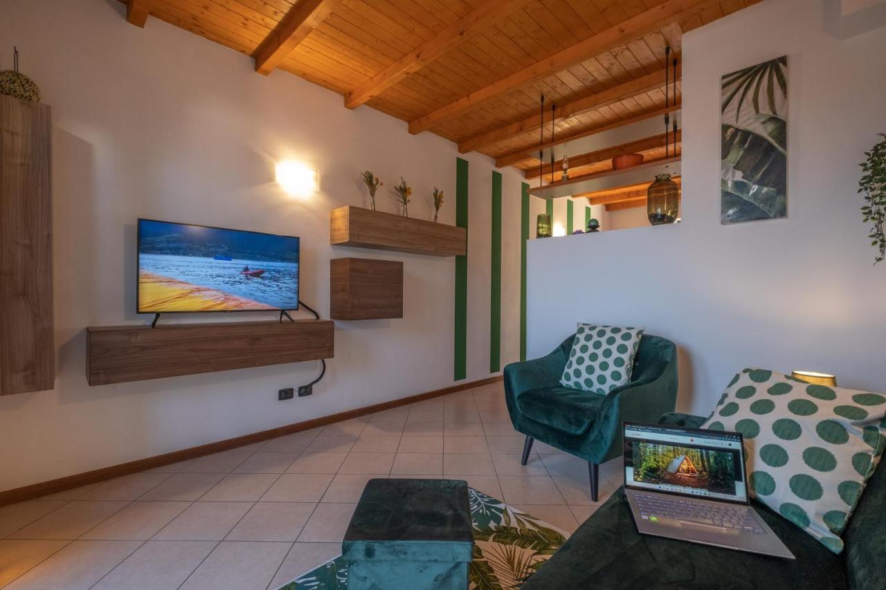 Happy Guest Apartments - Lake & Green Oasis Riva di Solto Luaran gambar